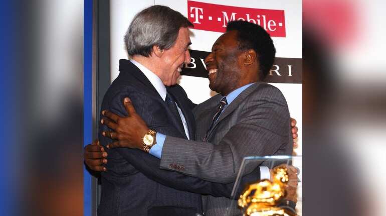 Pele pays tribute to goalkeeping magic of 'blue phantom' Gordon Banks Pele pays tribute to goalkeeping magic of 'blue phantom' Gordon Banks