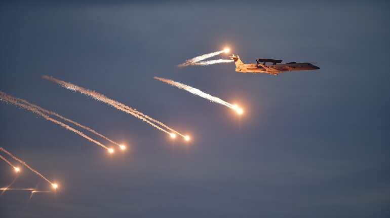 Indian Air Force demonstrates its might, carries out mega exercise in Pokhran Indian Air Force demonstrates its might, carries out mega exercise in Pokhran