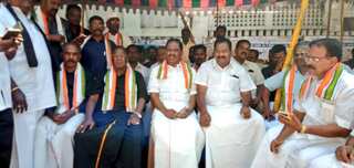 Kiran Bedi pens 'open' letter to protesting Puducherry CM Narayanasamy