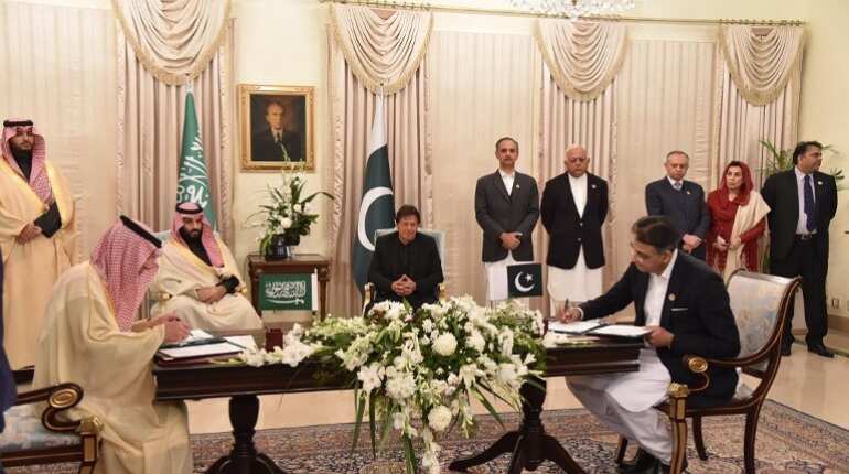 After $20 billion deals, Pakistan to award Saudi crown prince with 'highest civilian honour'