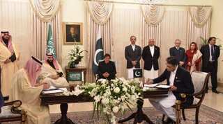 After $20 billion deals, Pakistan to award Saudi crown prince with 'highest civilian honour'