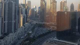 Dubai starts program to attract wealthy retirees as economy shrinks