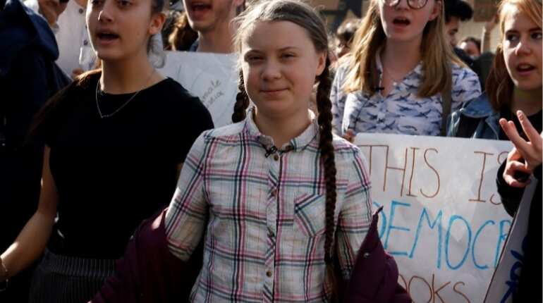 Teen activist Greta Thunberg meets UK MPs as climate protests continue