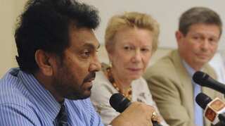 Sri Lanka in manhunt for ex-admiral linked to extortion killings