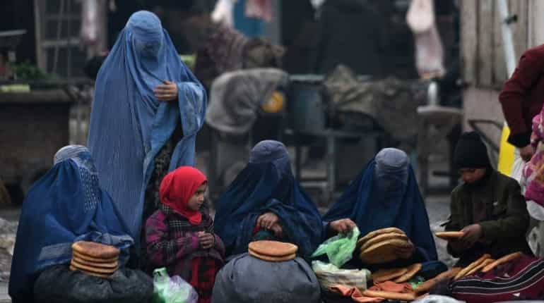 Exclusive-Some Afghan evacuees leaving military bases in U.S. before resettlement Exclusive-Some Afghan evacuees leaving military bases in U.S. before resettlement