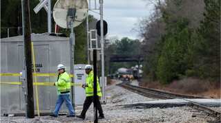 Amtrak train with 183 aboard freed after 37 hours in snowy Oregon