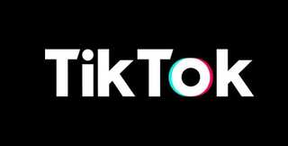 Watch: A female cop harassed by a bunch of clout-chasing TikTok men