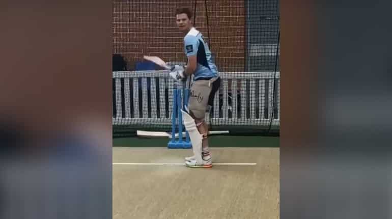 What is the reason behind Steve Smith's unorthodox batting stance? World's no. 1 Test batsman explains