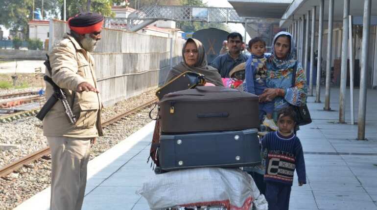 Pakistan stops Samjhauta express