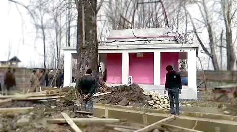 Watch: A few kms from Pulwama site, Kashmiri Muslims & Pandits send out message of communal harmony
