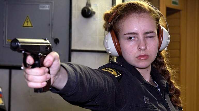 Naval cadets say Russia not ready for women in combat roles