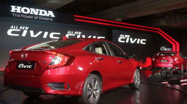 Honda launches all-new 2019 Civic in India with two engine options, five variants Honda launches all-new 2019 Civic in India with two engine options, five variants