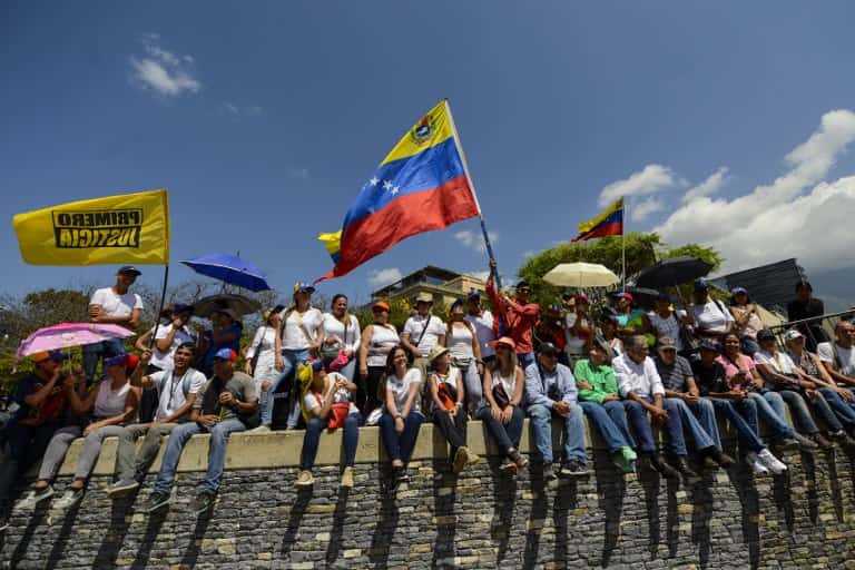People opting for smugglers' routes amid Venezuela-Colombia border shutdown People opting for smugglers' routes amid Venezuela-Colombia border shutdown