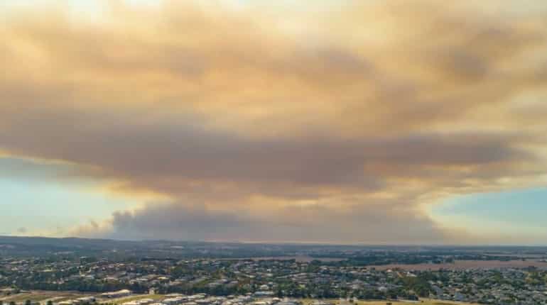 Bushfires destroy more than 30 houses in Australia's Victoria state