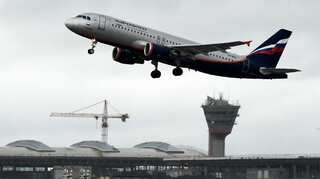 Moscow airport staff find 'mortar shell' on US embassy staffer