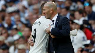 Real Madrid coach Zinedine Zidane lauds Benzema after beating Cadiz