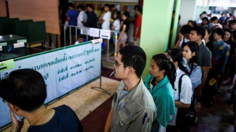 Thailand's early voting kicks off with long queues Thailand's early voting kicks off with long queues