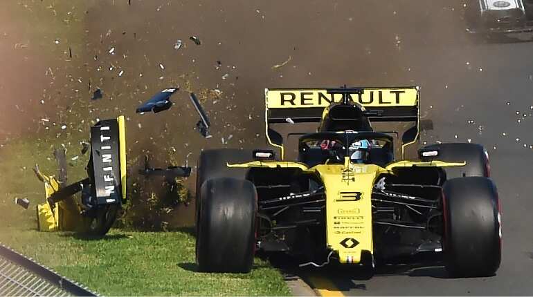 Australian Grand Prix: New team, same sinking feeling for Daniel Ricciardo Australian Grand Prix: New team, same sinking feeling for Daniel Ricciardo