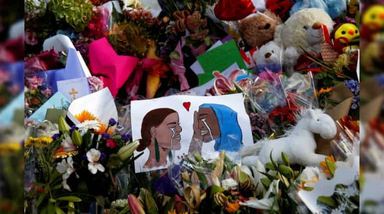 New Zealand begins to bury its dead after mosque massacre New Zealand begins to bury its dead after mosque massacre