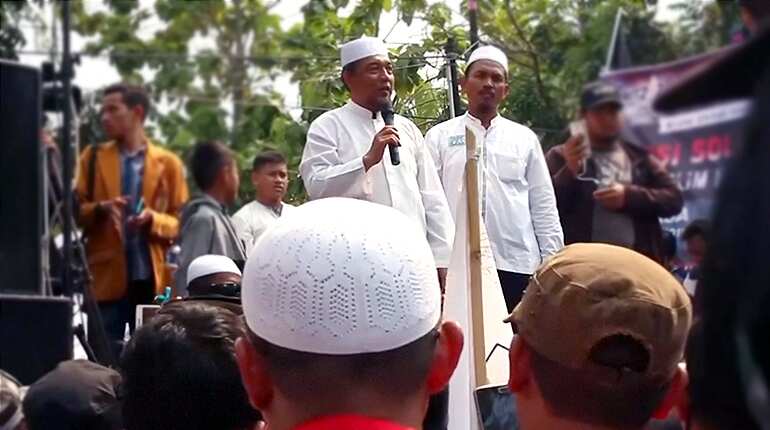 Indonesian Muslims protest over Australian senator’s statement on Christchurch shooting