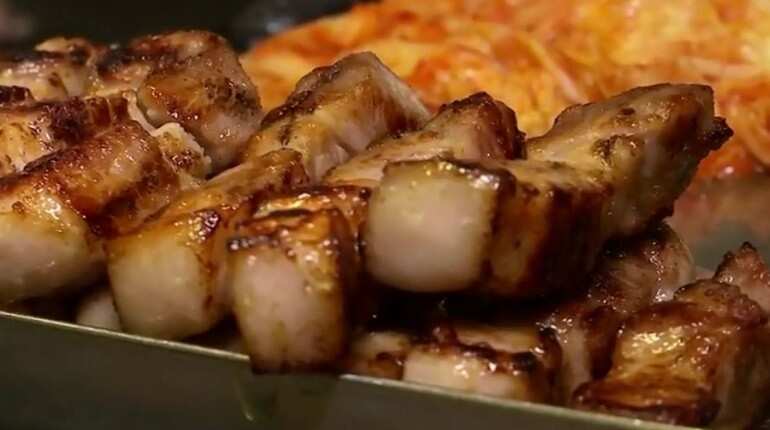 'Oil in pork meat soothes throat'