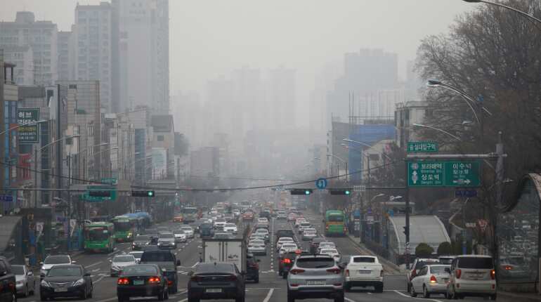 Pollution drives South Korea's policy and businesses