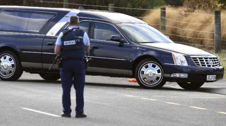 Thousands of Pakistanis gather to pay tribute to Christchurch victims