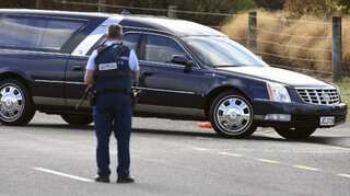 Thousands of Pakistanis gather to pay tribute to Christchurch victims