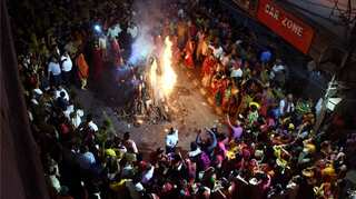 In Patna neighbourhood, Masood Azhar, Hafiz Saeed effigies burnt in Holi bonfire