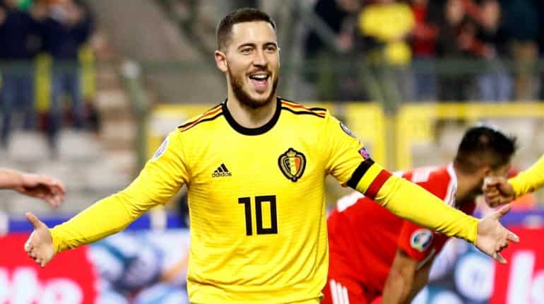 Belgium overcome Thibaut Courtois howler to sink Russia