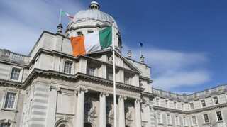 Ireland votes overwhelmingly to relax strict divorce law