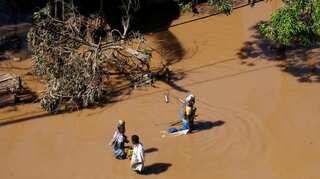 Cyclone Idai: Death toll rises to over 700 in Mozambique