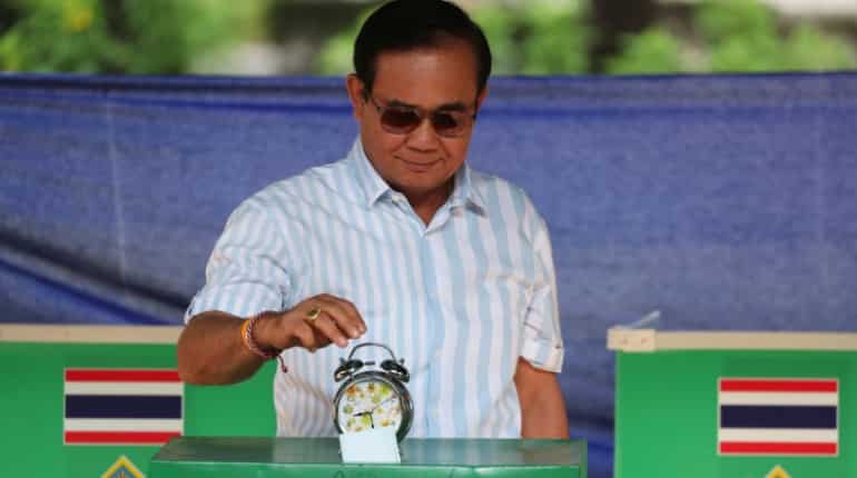 Thailand's coup leader, 'democratic front' face-off in long-awaited election Thailand's coup leader, 'democratic front' face-off in long-awaited election
