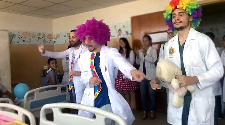 Venezuelan 'dancing doctors' try to bring joy into hospital