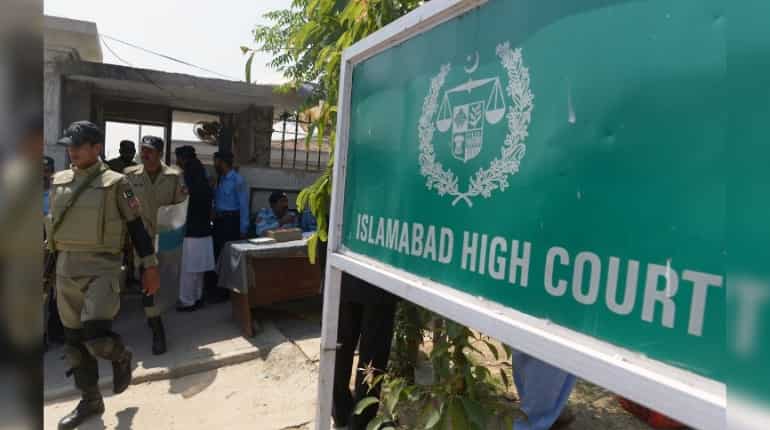 Lahore High Court hears challenge to PEMRA's media reporting ban on court proceedings