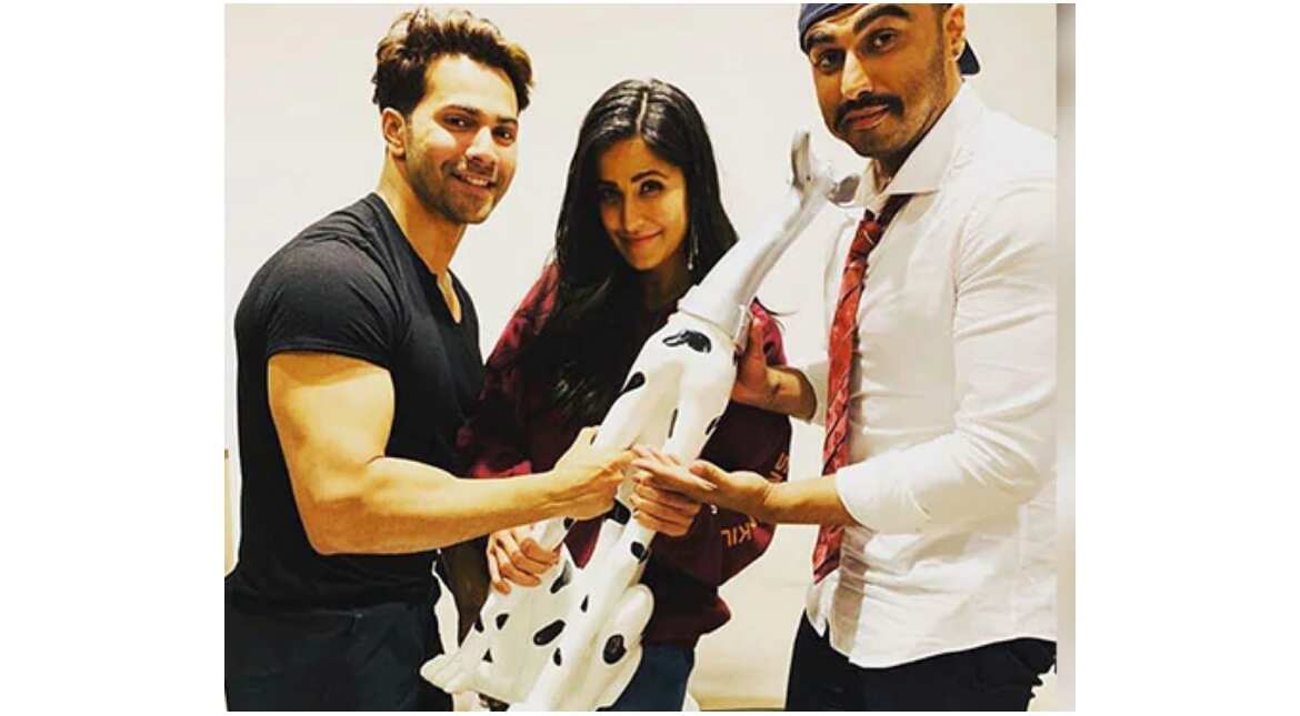 Arjun Kapoor, Varun Dhawan start a 'We Love Katrina Kaif club', see photo Arjun Kapoor, Varun Dhawan start a 'We Love Katrina Kaif club', see photo
