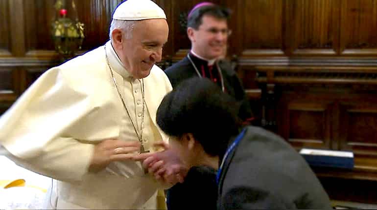 To kiss or not to kiss pope's ring - that is the question Catholics face