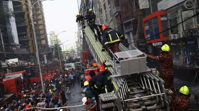 Bangladesh building fire: Landowner Faruk and BNP leader Tasvir arrested