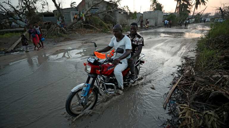 Rain grounds aid flights in cyclone-hit Mozambique