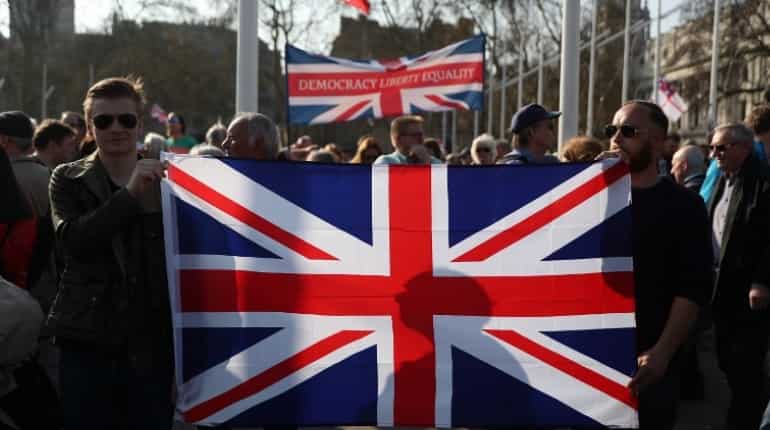 Brexit chaos leaves Scotland on independence tightrope