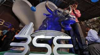 Nifty, Sensex end higher on cooling oil prices