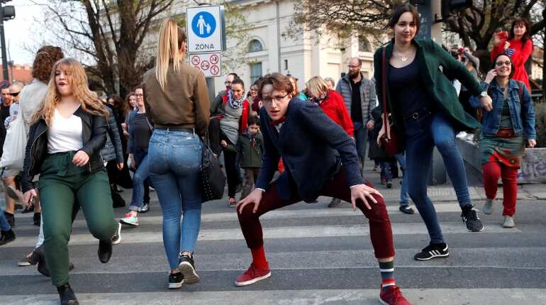 'Spontaneous silly walk'