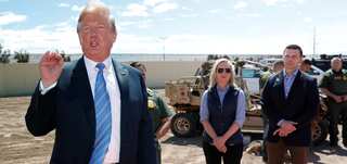 US judge blocks Trump's policy of returning asylum seekers to Mexico