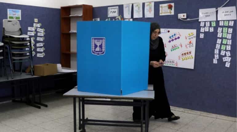 Minority Arabs in Israel object to cameras at polling centres Minority Arabs in Israel object to cameras at polling centres