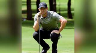 Rory McIlroy powers into Masters with Tiger Woods among many poised to pounce