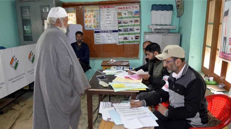Over 6.5 per cent voters cast vote in Baramulla in first two hours of voting Over 6.5 per cent voters cast vote in Baramulla in first two hours of voting