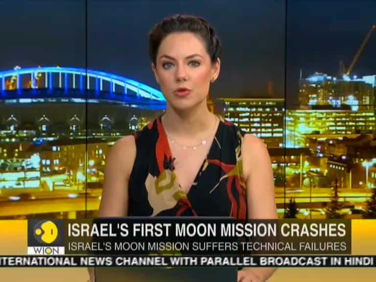 Israeli spacecraft crash lands on moon