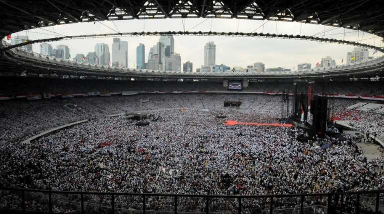 Indonesia campaign rallies draw tens of thousands Indonesia campaign rallies draw tens of thousands