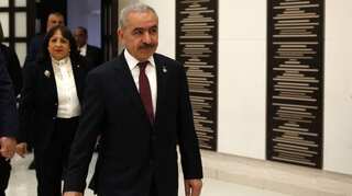 Palestinian ministers sworn in again after oath foul-up