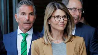Actress Lori Loughlin, husband to plead guilty to US college admissions scam
